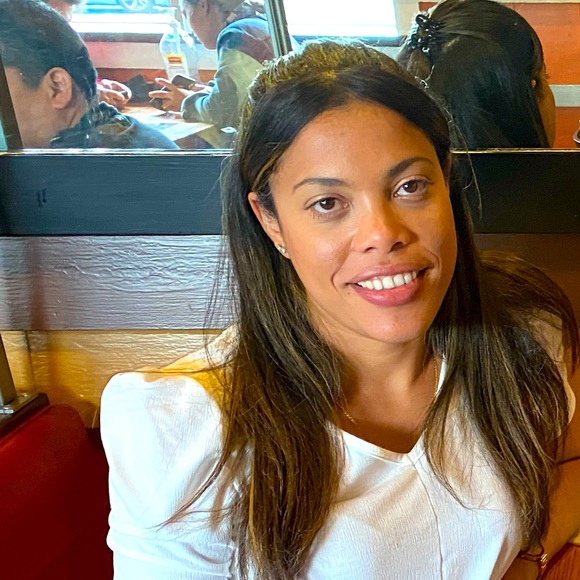 Meet your Posher, Yenisel - Picture 1 of 1